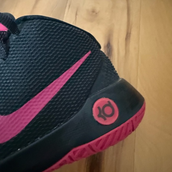 Black and Pink Nike Sneakers - Picture 4 of 10